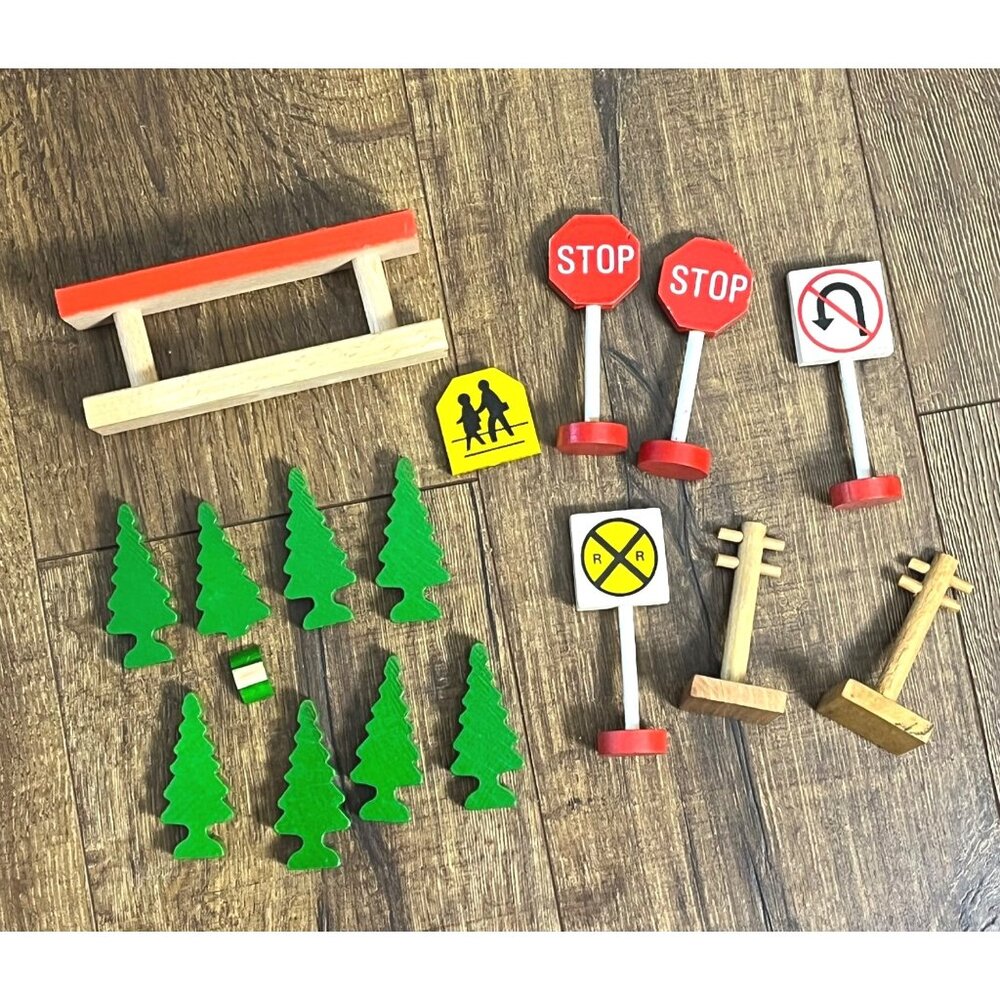 Thomes the Train Wooden Accessories Trees Traffic Signs 16-Pc.